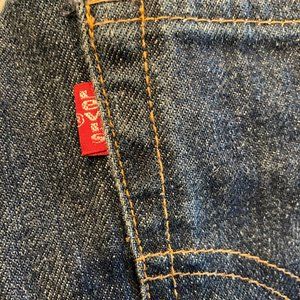 Vintage 1980s Women's Highwaisted LEVI Jeans 28x32